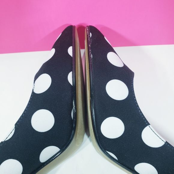 **Betsey Johnson Harbur Pump Black White Polka Dot - Picture 7 of 8